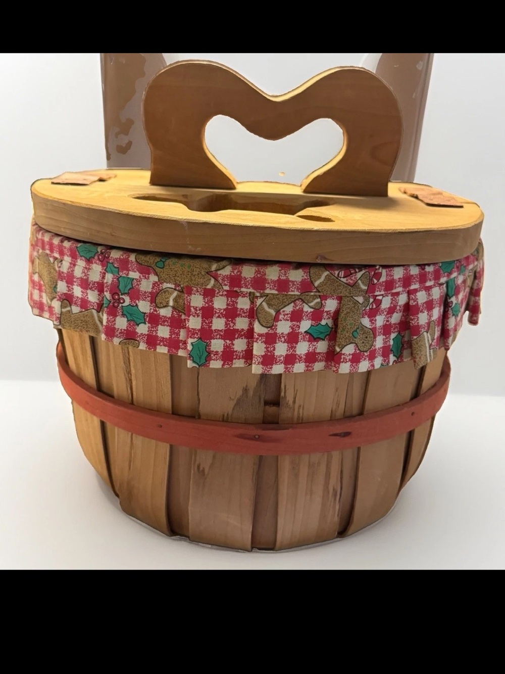 VTG Half Bushel Lined Sewing Basket with 1 Christmas Gingerbread Shaped Handle